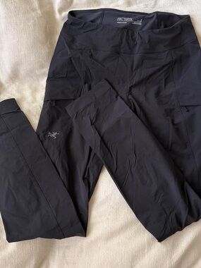 Arc'teryx Black Sabría Hiking Pants — 4 Tall